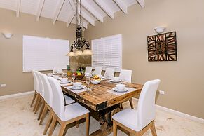 Gorgeous Mansion, Private Pool, Outdoor Kitchen!