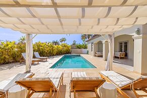 Luxury Pool Villa With View! Cabana, Bbq, 3min/beach, in Tierra del So