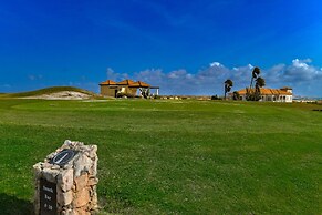 Luxury Pool Villa With View! Cabana, Bbq, 3min/beach, in Tierra del So