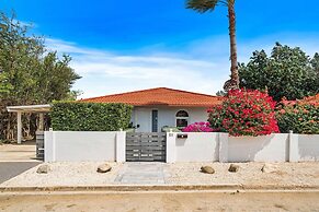 Modern Villa Private Pool 4min to Beaches!
