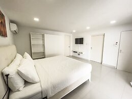 Modern Villa Private Pool 4min to Beaches!