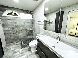 Modern Villa Private Pool 4min to Beaches!