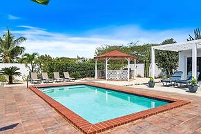 Modern Villa Private Pool 4min to Beaches!