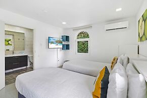 Modern Villa Private Pool 4min to Beaches!