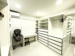 Modern Villa Private Pool 4min to Beaches!