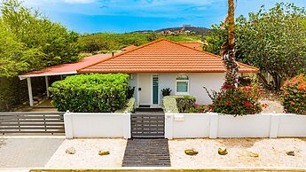 Modern Villa Private Pool 4min to Beaches!