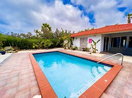 Modern Villa Private Pool 4min to Beaches!