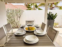 Modern Villa Private Pool 4min to Beaches!