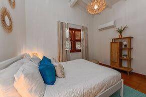 Secluded Villa With Pool3min to Beachfree Utilities