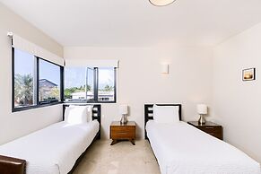 Stunning Villa With Infinity Pool & Outdoor Kitchen! Across From Marri