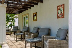 Upscale Ocean View Villa With Pool + Outdoor Kitchen