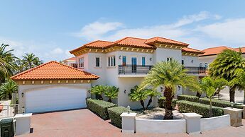 Upscale Ocean View Villa With Pool + Outdoor Kitchen