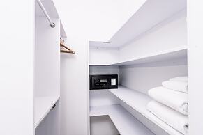 Upscale Ocean View Villa With Pool + Outdoor Kitchen