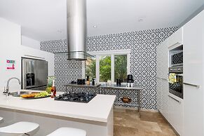 Upscale Ocean View Villa With Pool + Outdoor Kitchen