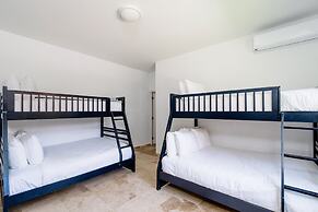 Upscale Ocean View Villa With Pool + Outdoor Kitchen