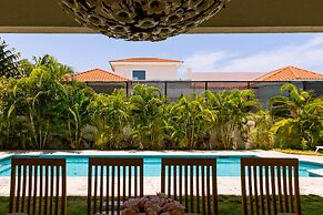 Upscale Ocean View Villa With Pool + Outdoor Kitchen