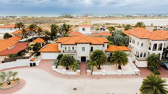 Upscale Ocean View Villa With Pool + Outdoor Kitchen