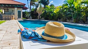 Upscale Ocean View Villa With Pool + Outdoor Kitchen