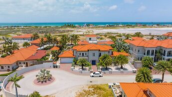 Upscale Ocean View Villa With Pool + Outdoor Kitchen