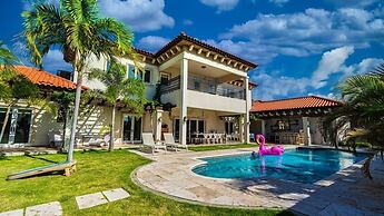 Upscale Ocean View Villa With Pool + Outdoor Kitchen