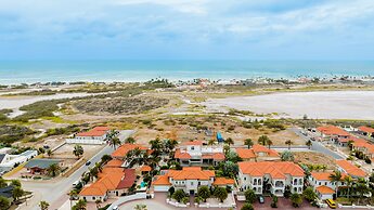 Upscale Ocean View Villa With Pool + Outdoor Kitchen