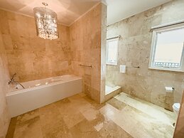 Upscale Ocean View Villa With Pool + Outdoor Kitchen