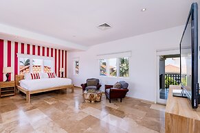 Upscale Ocean View Villa With Pool + Outdoor Kitchen