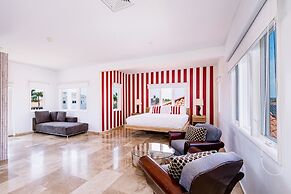 Upscale Ocean View Villa With Pool + Outdoor Kitchen