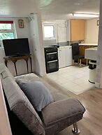 Economical 2BR Small Furnished Annex-high Wycombe