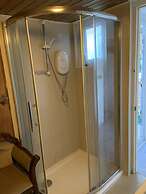 Economical 2BR Small Furnished Annex-high Wycombe