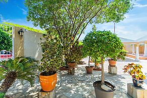 Large Villa With View! Private Pool Free Utilities!