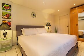 Large Villa With View! Private Pool Free Utilities!