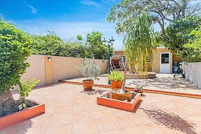 Large Villa With View! Private Pool Free Utilities!