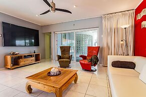 Large Villa With View! Private Pool Free Utilities!