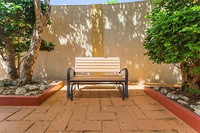 Large Villa With View! Private Pool Free Utilities!