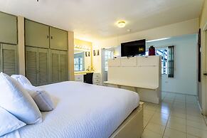 Large Villa With View! Private Pool Free Utilities!