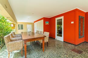 Large Villa With View! Private Pool Free Utilities!