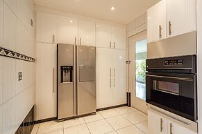 Large Villa With View! Private Pool Free Utilities!