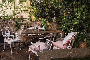 Tiny House, Brighton With Parking