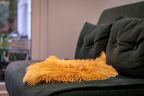 Tiny House, Brighton With Parking