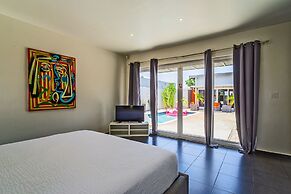 Stunning Modern Home, Near Beaches Full AC