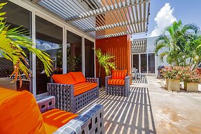 Stunning Modern Home, Near Beaches Full AC