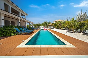 Luxurious Ocean View Getaway!