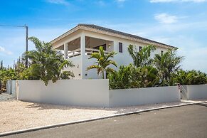 Luxurious Ocean View Getaway!