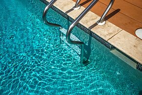 Luxurious Ocean View Getaway!