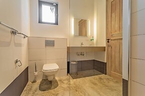 Luxurious Ocean View Getaway!