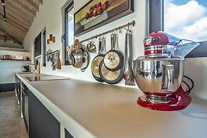 Luxurious Ocean View Getaway!