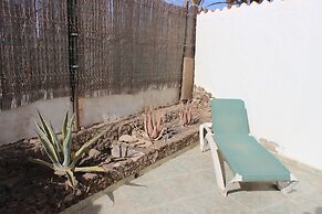 Rustic 1-bed Bungalow in Parque Holandés