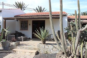 Rustic 1-bed Bungalow in Parque Holandés