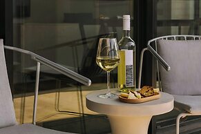 Sonder by Marriott Bonvoy Maisonneuve Apartments Downtown